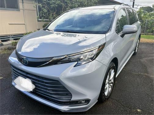 Gray 2022 Toyota Sienna XLE Woodland Edition