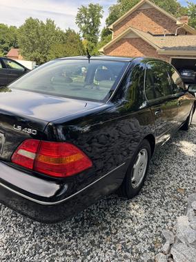 Black 2002 Lexus LS 430 Base