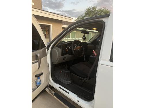 Photo 5 of 10 of 2012 Chevrolet Silverado 2500 Work Truck