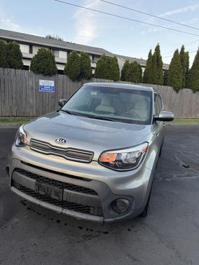 Gray 2017 Kia Soul Base