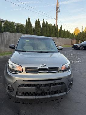 Gray 2017 Kia Soul Base