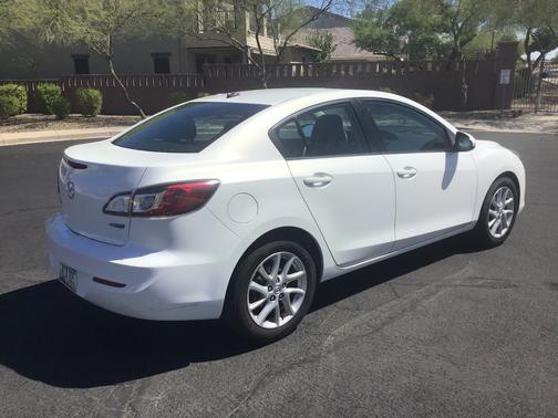 White 2012 Mazda Mazda3 i Grand Touring