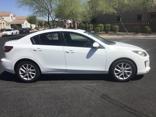 White 2012 Mazda Mazda3 i Grand Touring