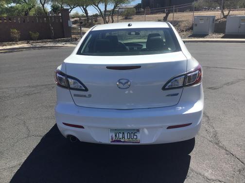 White 2012 Mazda Mazda3 i Grand Touring