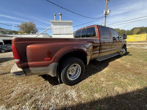 2005 Ford F-350 Lariat Crew Cab Super Duty DRW