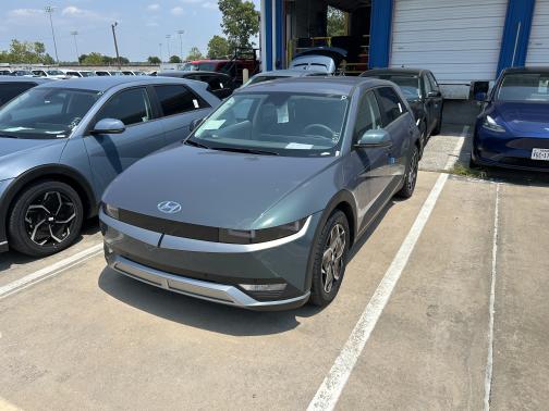 2024 Hyundai IONIQ 5 SEL