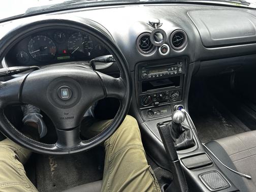 1999 Mazda MX-5 Miata Base