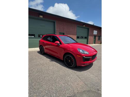 2017 Porsche Cayenne Cayenne GTS
