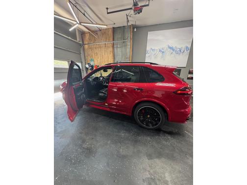 2017 Porsche Cayenne Cayenne GTS