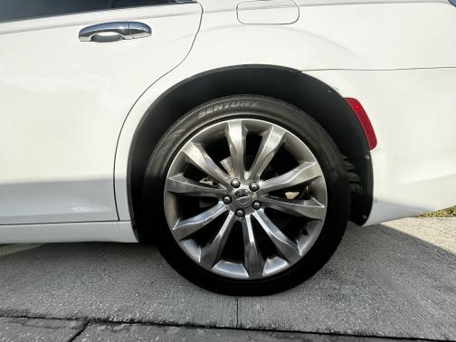 2019 Chrysler 300 Limited