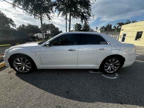 2019 Chrysler 300 Limited