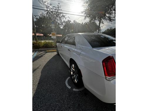 2019 Chrysler 300 Limited