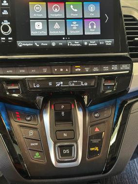 White 2025 Honda Odyssey Touring