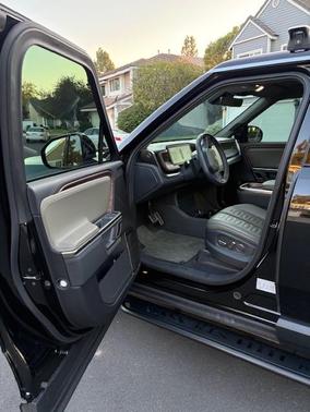 Black 2024 Rivian R1S Adventure Performance Dual-Motor Large Package