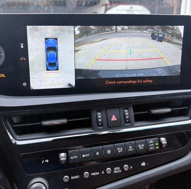 2023 Lexus ES 300h Luxury