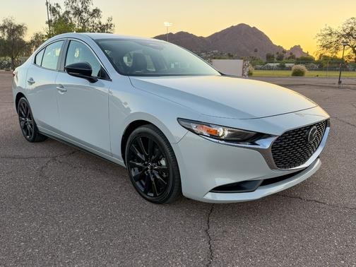 White 2024 Mazda Mazda3 2.5 S Select Sport