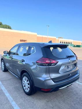 Gray 2017 Nissan Rogue S