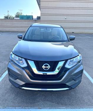 Gray 2017 Nissan Rogue S