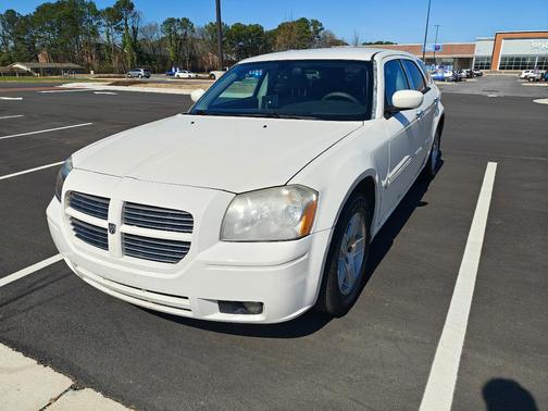 White 2007 Dodge Magnum Base