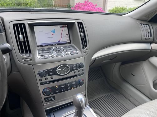 2011 INFINITI G37 Journey