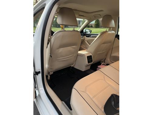 2016 Volkswagen Passat 1.8T SE