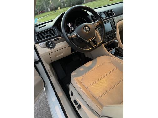 2016 Volkswagen Passat 1.8T SE
