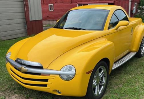 2004 Chevrolet SSR Base