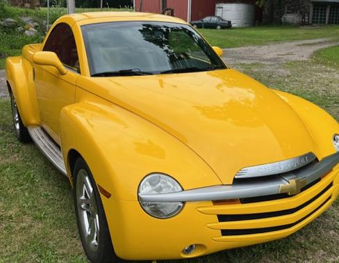 2004 Chevrolet SSR Base