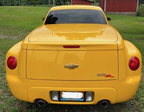 2004 Chevrolet SSR Base