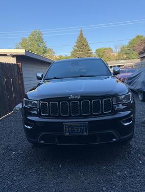 Black 2017 Jeep Grand Cherokee Limited