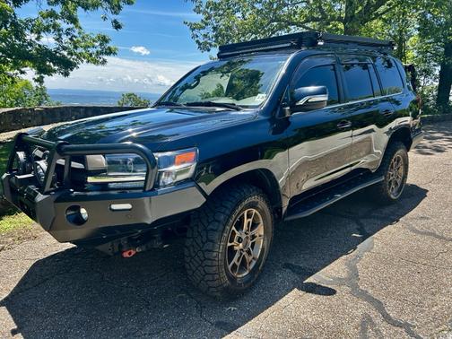 2020 Toyota Land Cruiser Heritage Edition