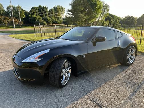 Black 2012 Nissan 370Z Touring