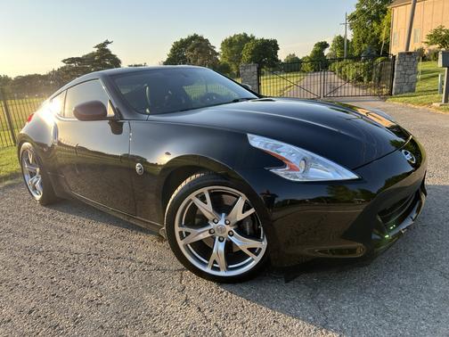 Black 2012 Nissan 370Z Touring