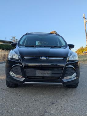 Black 2016 Ford Escape SE