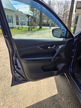 Blue 2017 Nissan Rogue SV