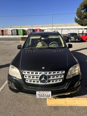 Black 2011 Mercedes-Benz M-Class ML 350