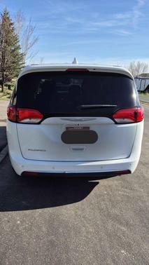 White 2018 Chrysler Pacifica Touring Plus
