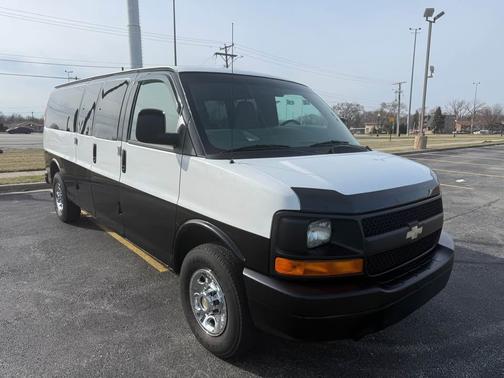 Black 2005 Chevrolet Express 3500 Base