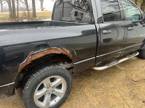Black 2007 Dodge Ram 1500 SLT Quad Cab