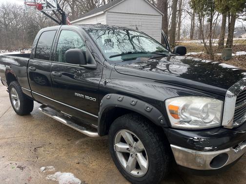 Black 2007 Dodge Ram 1500 SLT Quad Cab