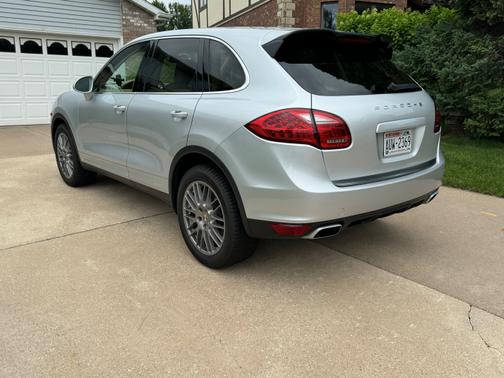 2011 Porsche Cayenne Base