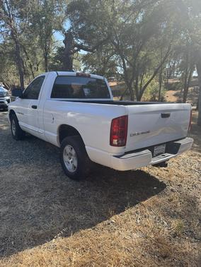 White 2004 Dodge Ram 1500 SLT