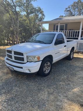 White 2004 Dodge Ram 1500 SLT