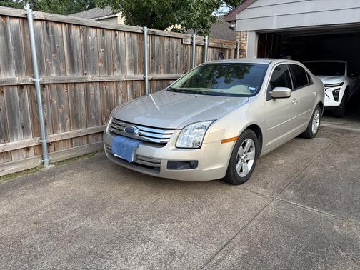 Beige 2007 Ford Fusion SE