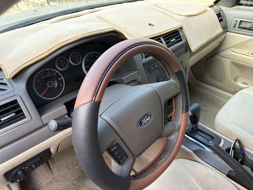 Beige 2007 Ford Fusion SE
