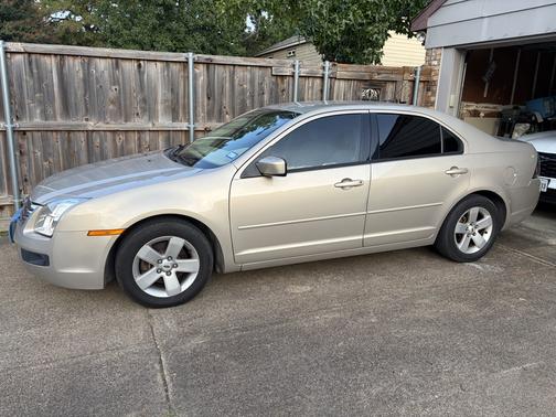 Beige 2007 Ford Fusion SE