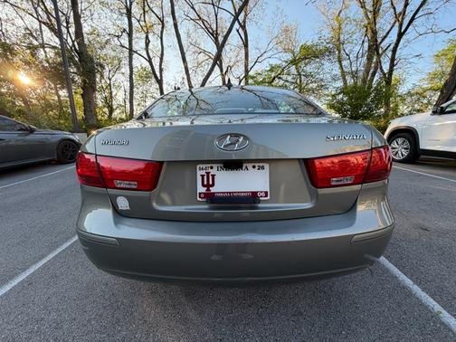 Gray 2010 Hyundai SONATA GLS