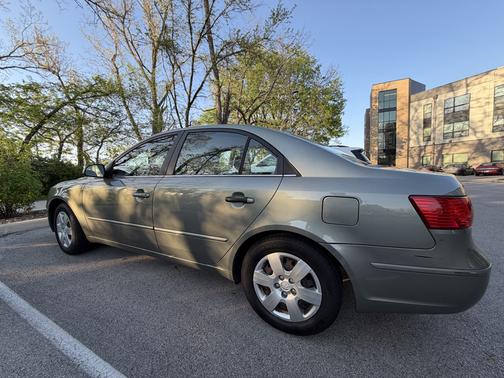 Gray 2010 Hyundai SONATA GLS