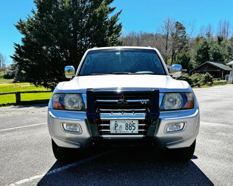 2001 Mitsubishi Montero Limited