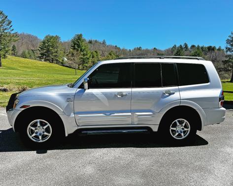 2001 Mitsubishi Montero Limited